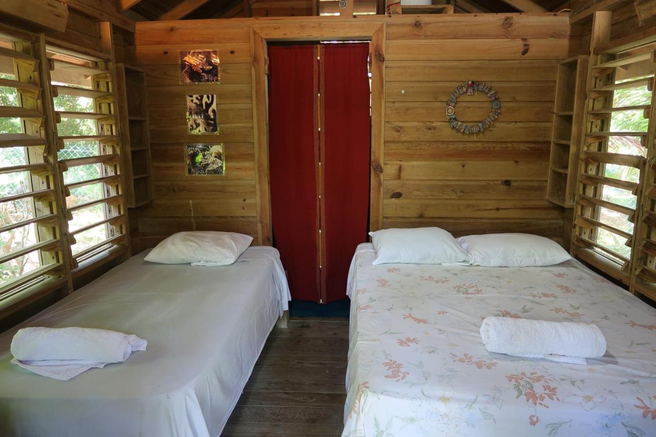 Hotel Chillies And Native Sons Diving Уест Енд Екстериор снимка